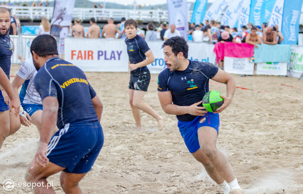 Sopot Beach Rugby 2021: na boisku samorządowcy i... żołnierze [FOTO]