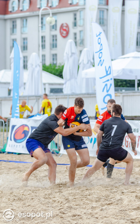 Sopot Beach Rugby 2021: na boisku samorządowcy i... żołnierze [FOTO]
