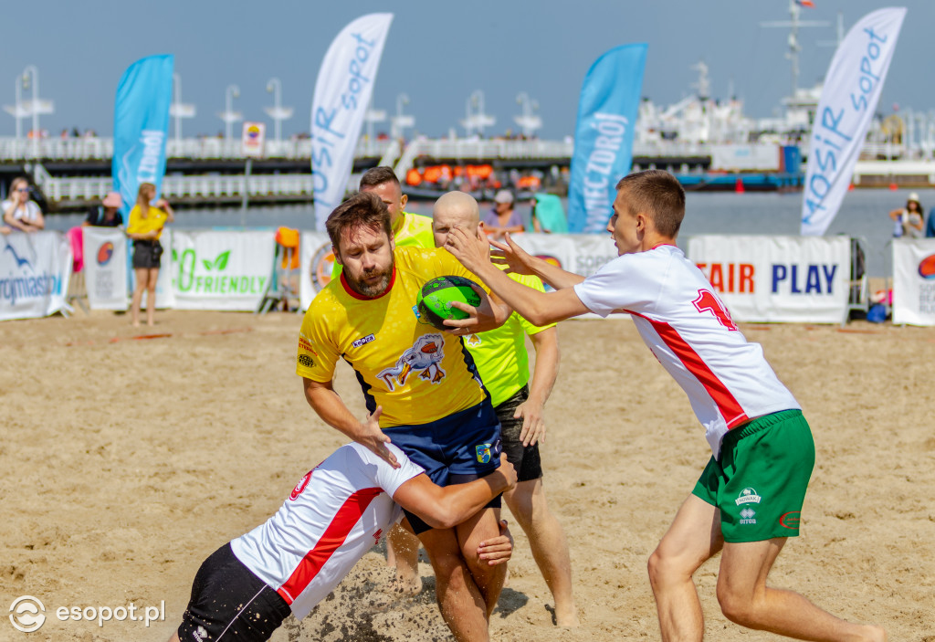 Sopot Beach Rugby 2021: na boisku samorządowcy i... żołnierze [FOTO]