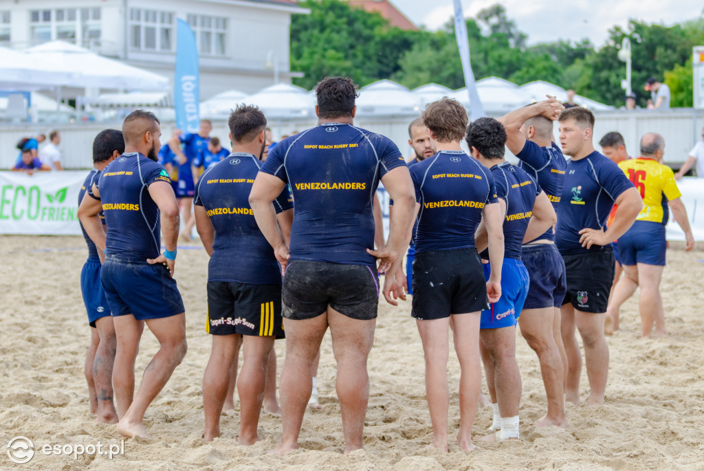 Sopot Beach Rugby 2021: na boisku samorządowcy i... żołnierze [FOTO]