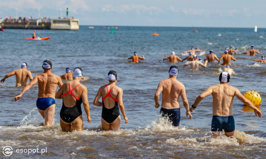 II Wyścig Pływacki Dookoła Molo im. Jacka Starościaka [FOTO]