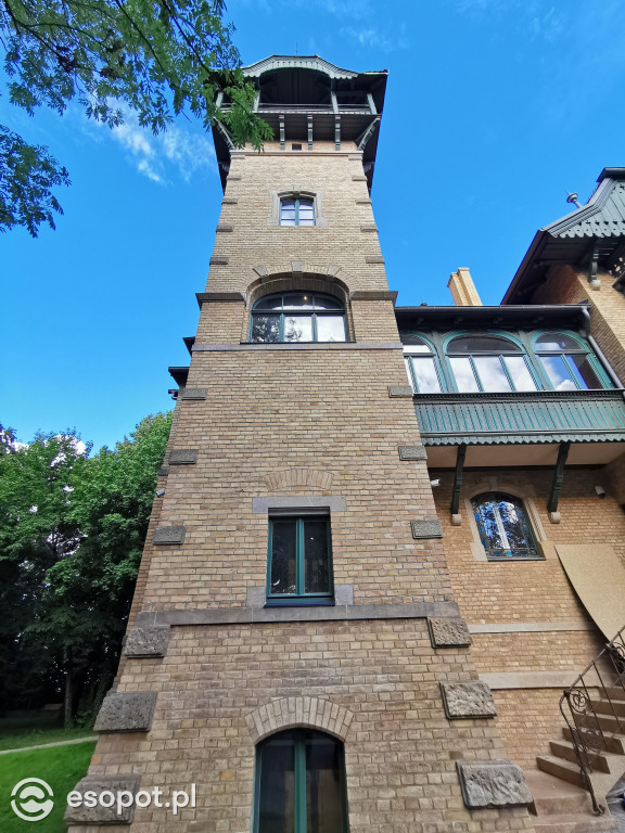 Zachwycający park i otoczenie odnowionej willi przy Goyki 3 [FOTO]