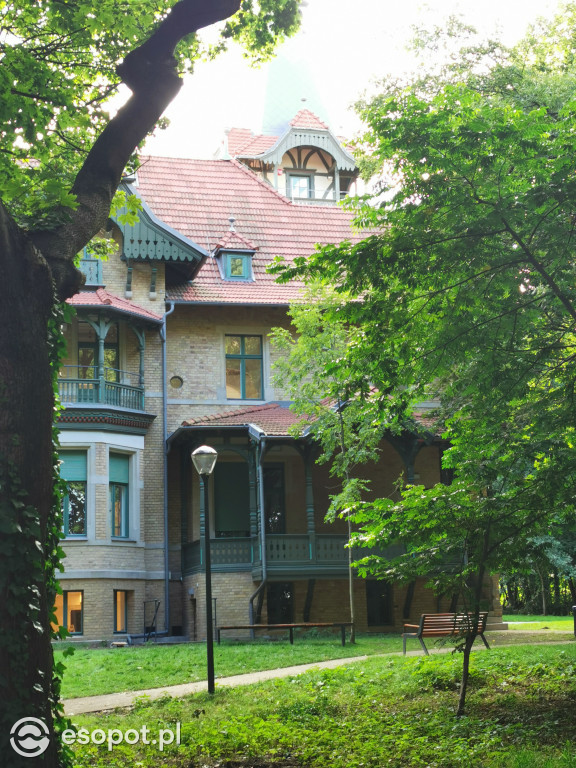 Zachwycający park i otoczenie odnowionej willi przy Goyki 3 [FOTO]