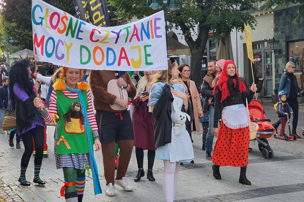 Sopot: Baśniowy korowód przeszedł Monciakiem! [FOTO]
