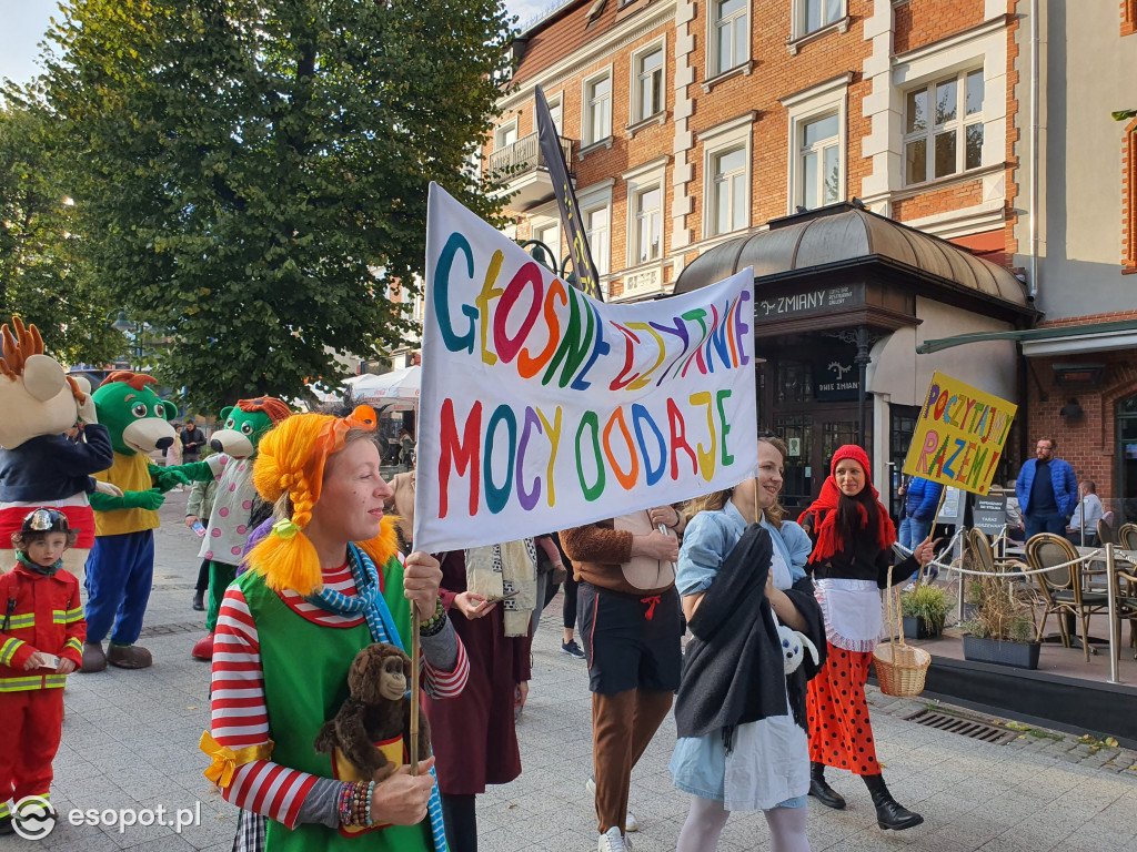 Sopot: Baśniowy korowód przeszedł Monciakiem! [FOTO]