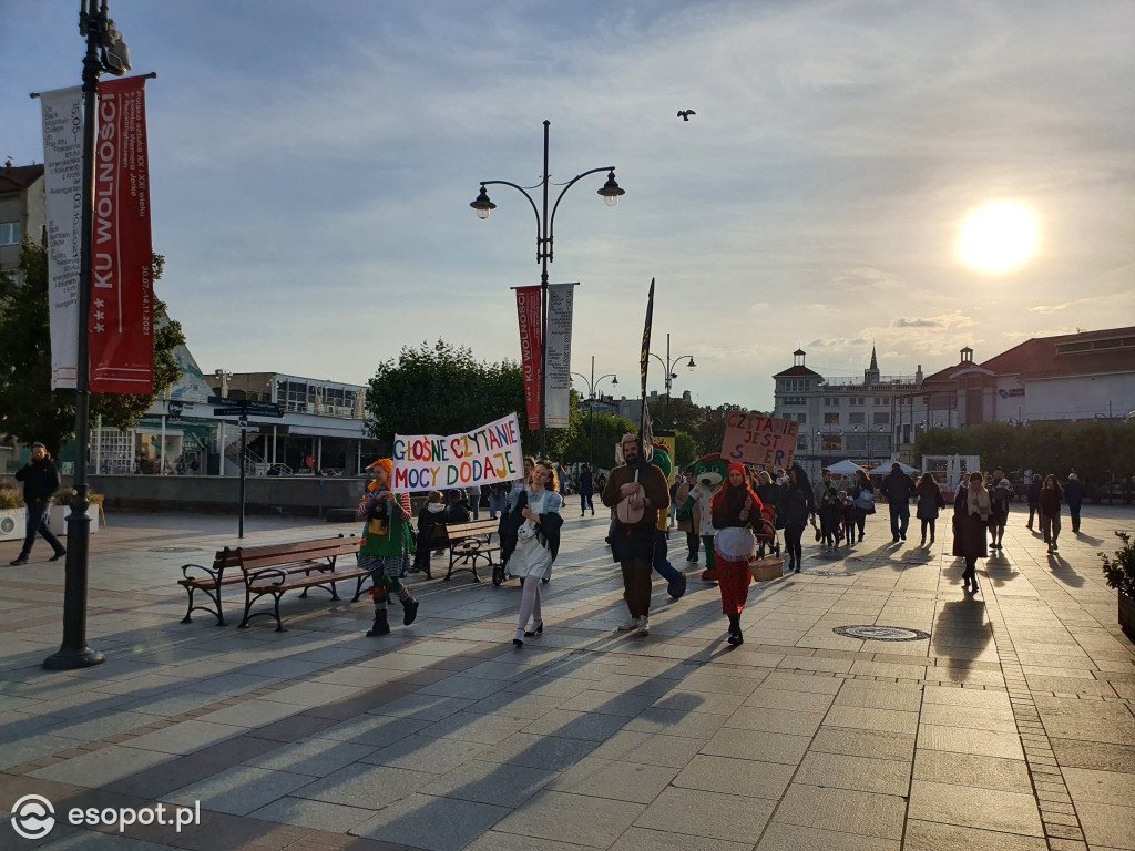 Sopot: Baśniowy korowód przeszedł Monciakiem! [FOTO]