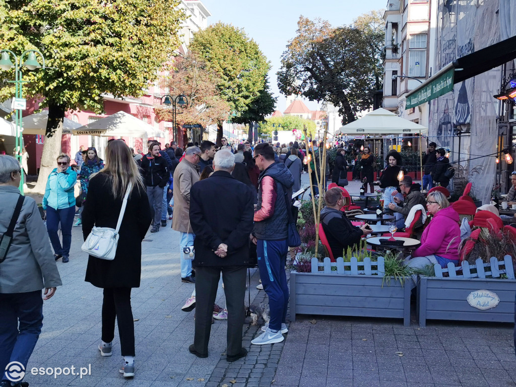 Oblężenie na sopockim molo w kolejny jesienny weekend [FOTO]