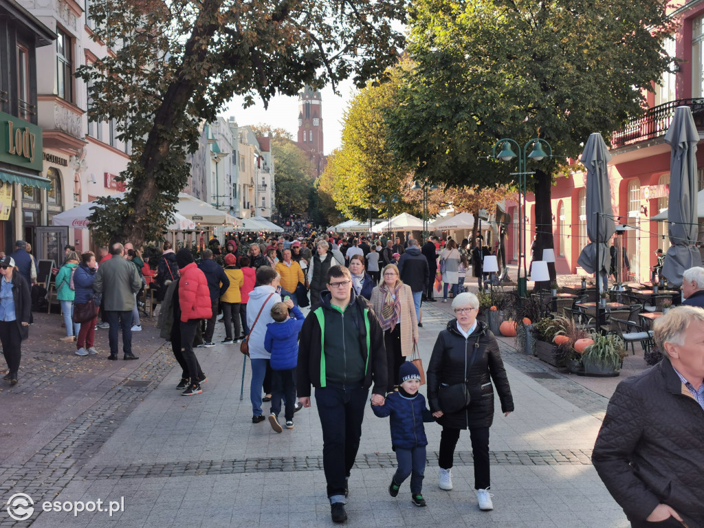 Oblężenie na sopockim molo w kolejny jesienny weekend [FOTO]