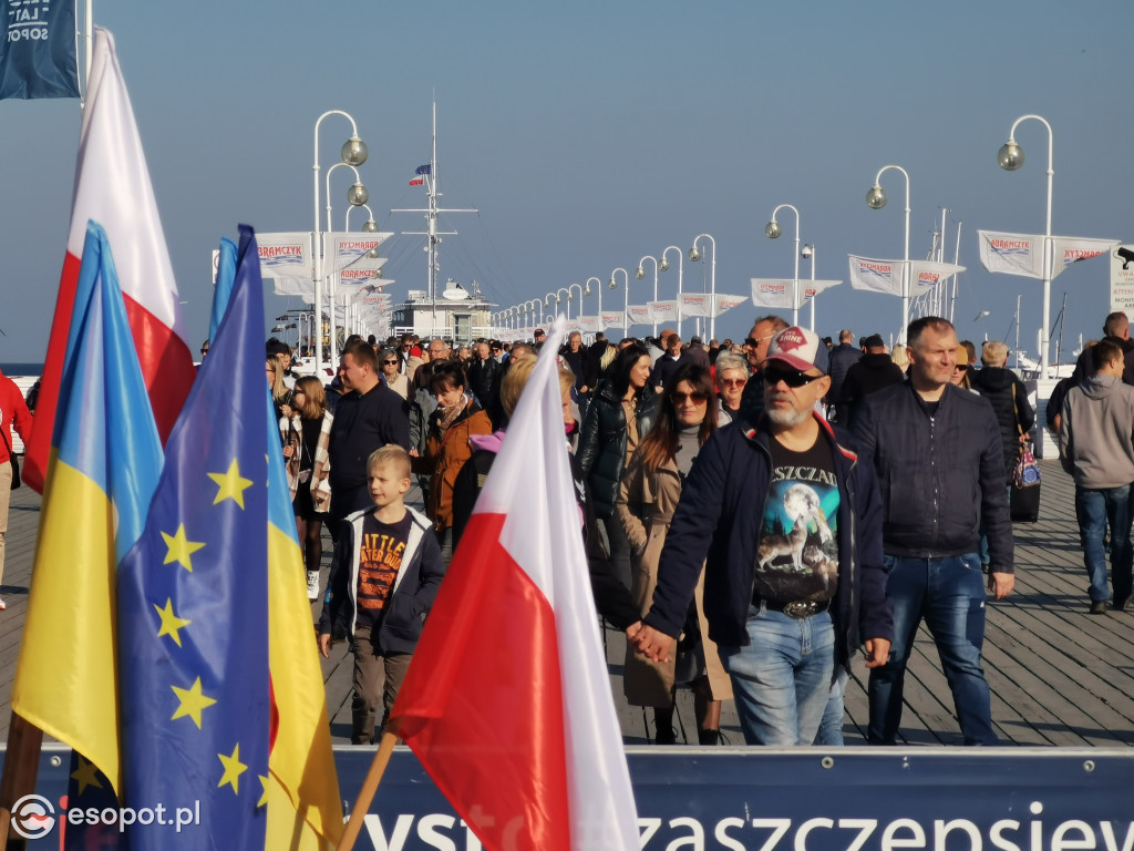 Oblężenie na sopockim molo w kolejny jesienny weekend [FOTO]
