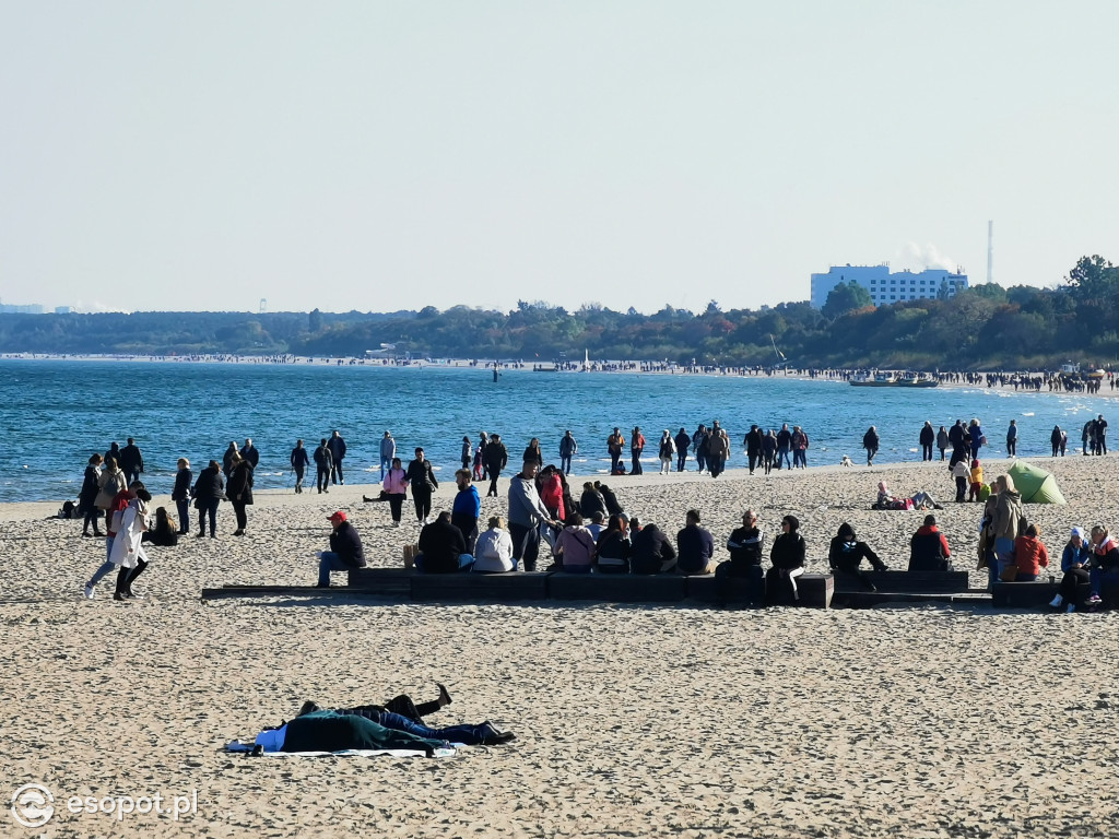 Oblężenie na sopockim molo w kolejny jesienny weekend [FOTO]