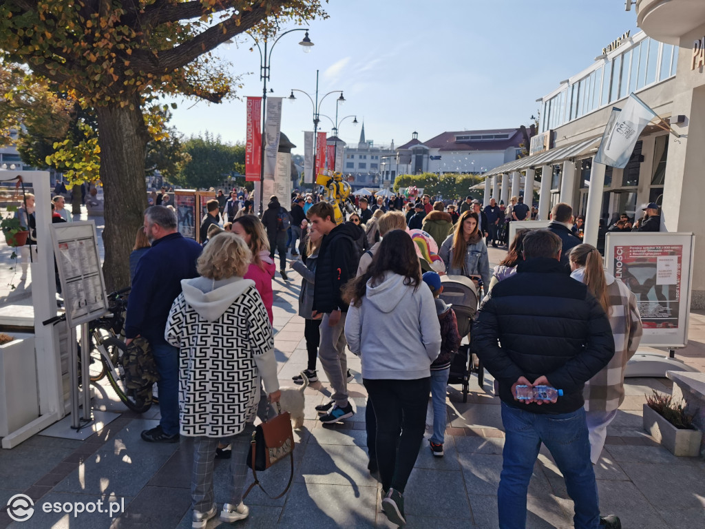 Oblężenie na sopockim molo w kolejny jesienny weekend [FOTO]