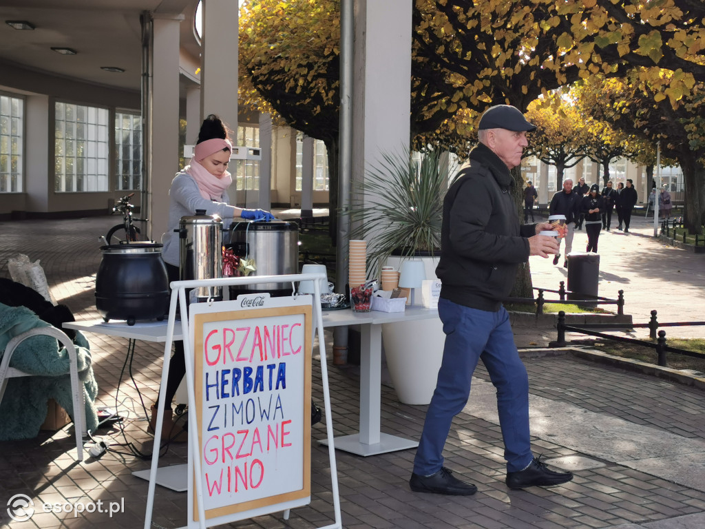 Sopot zalany słońcem! Tłumy spacerowiczów w kolejny październikowy weekend [FOTO]
