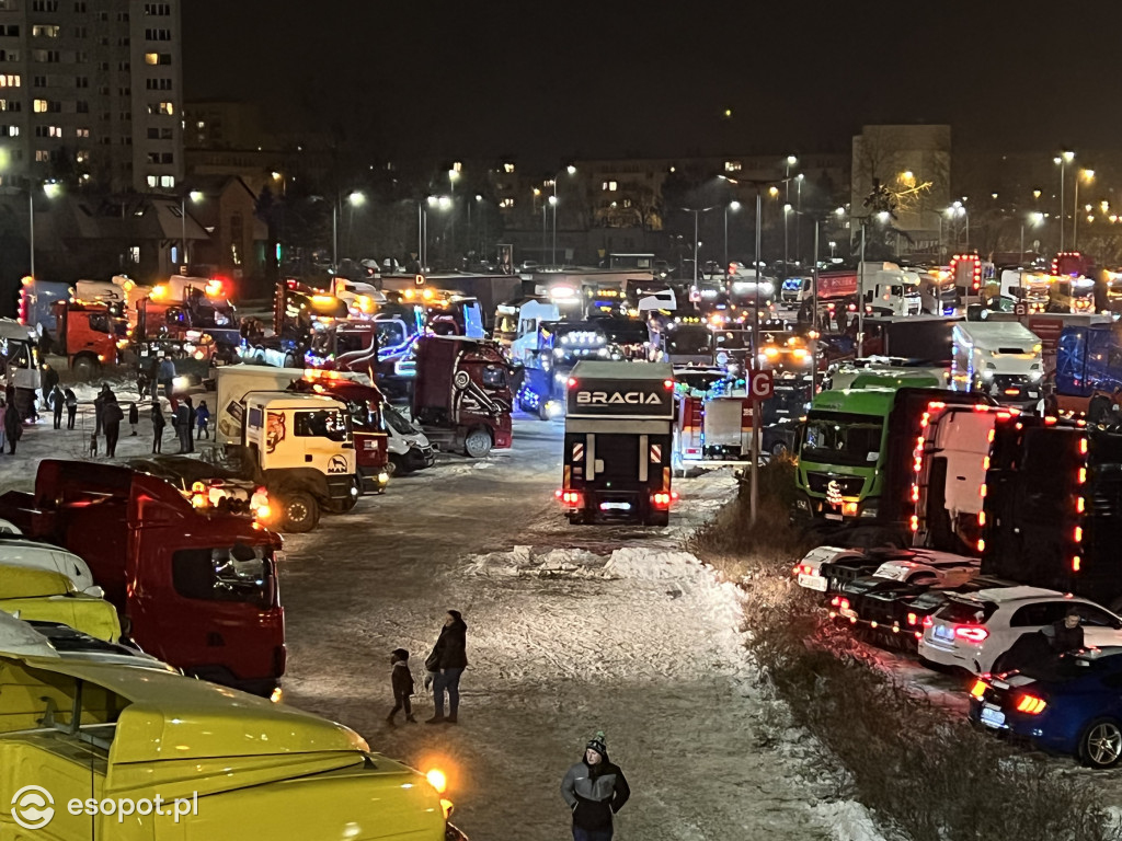 Sopot: Mikołaje w ciężarówkach pod Ergo Areną! Świąteczne szaleństwo kolorów i oktanów [FOTO]