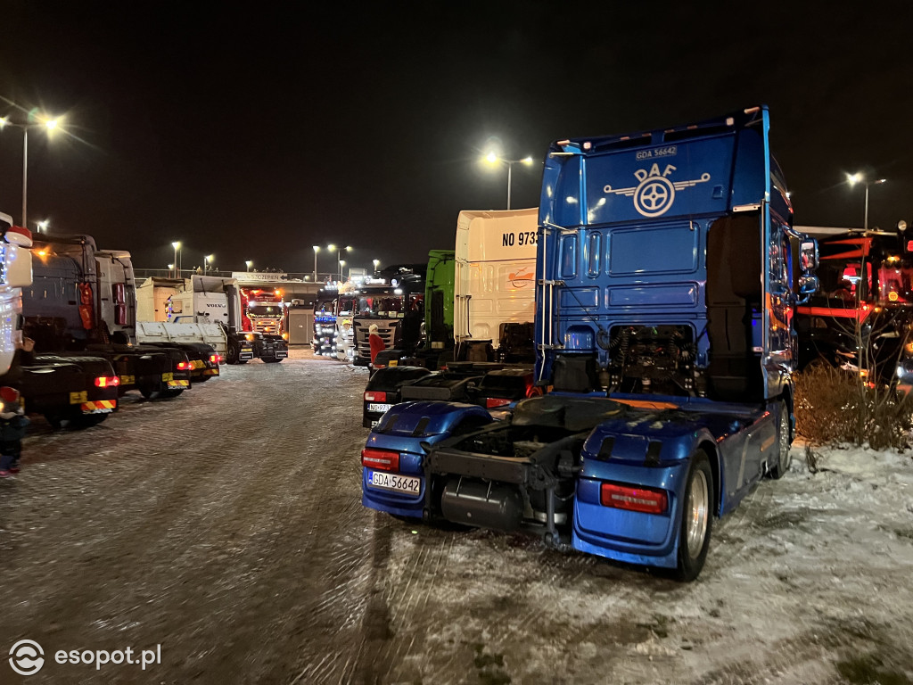 Sopot: Mikołaje w ciężarówkach pod Ergo Areną! Świąteczne szaleństwo kolorów i oktanów [FOTO]