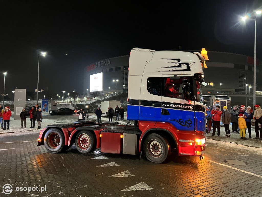 Sopot: Mikołaje w ciężarówkach pod Ergo Areną! Świąteczne szaleństwo kolorów i oktanów [FOTO]