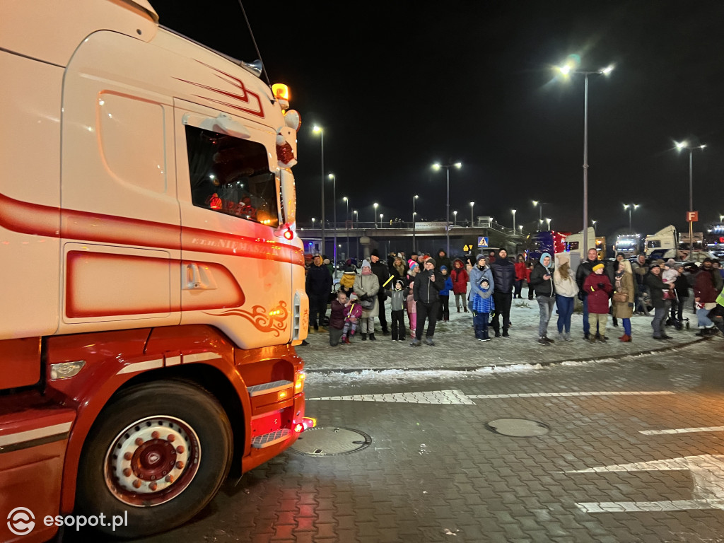 Sopot: Mikołaje w ciężarówkach pod Ergo Areną! Świąteczne szaleństwo kolorów i oktanów [FOTO]