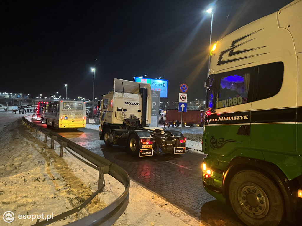 Sopot: Mikołaje w ciężarówkach pod Ergo Areną! Świąteczne szaleństwo kolorów i oktanów [FOTO]