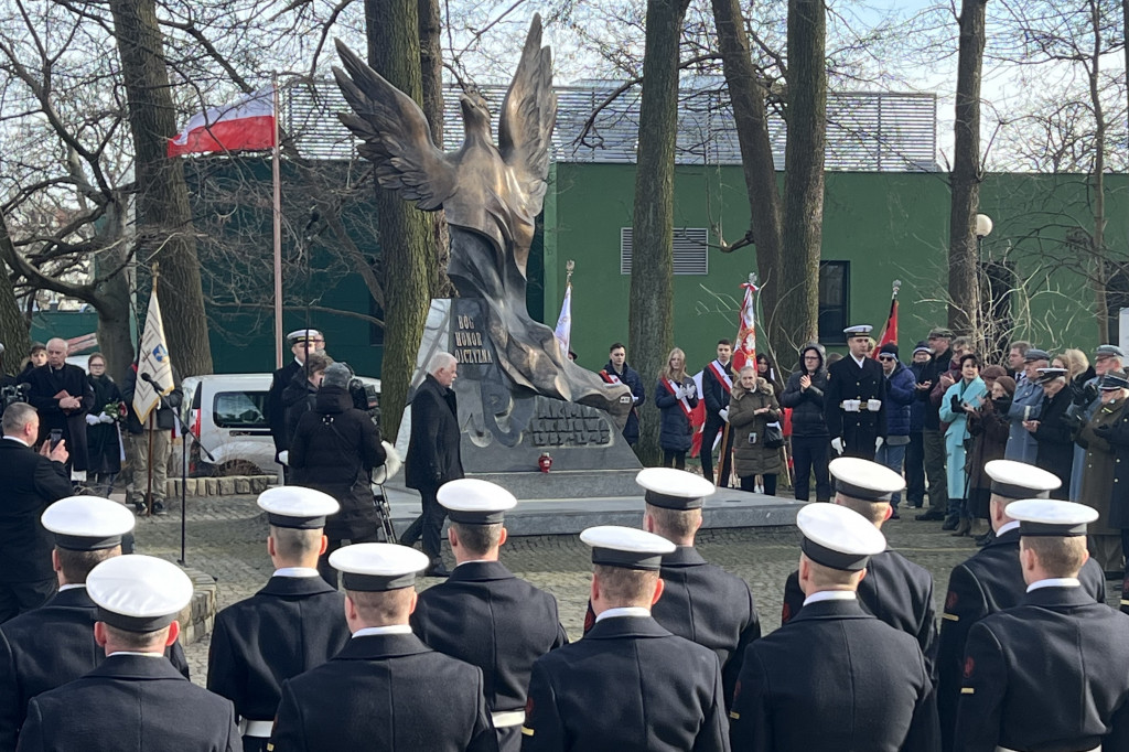 Sopot: Obchody 80. rocznicy  powstania Armii Krajowej [FOTO]