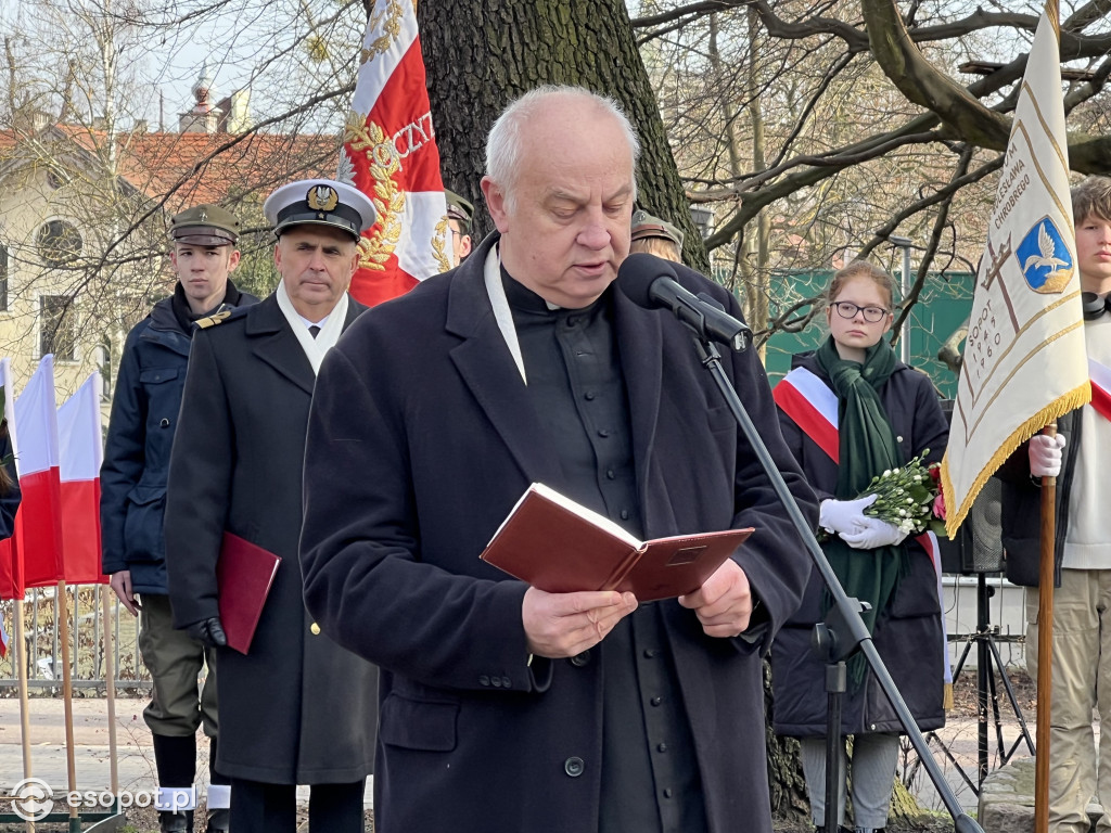 Sopot: Obchody 80. rocznicy  powstania Armii Krajowej [FOTO]