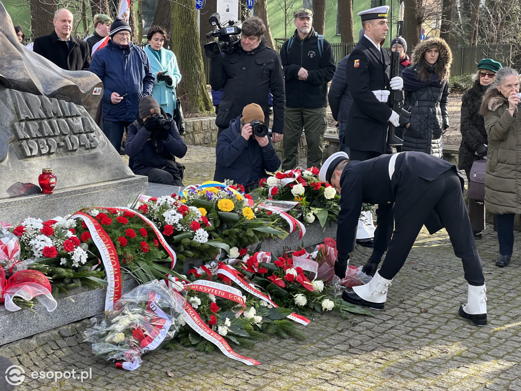 Sopot: Obchody 80. rocznicy  powstania Armii Krajowej [FOTO]