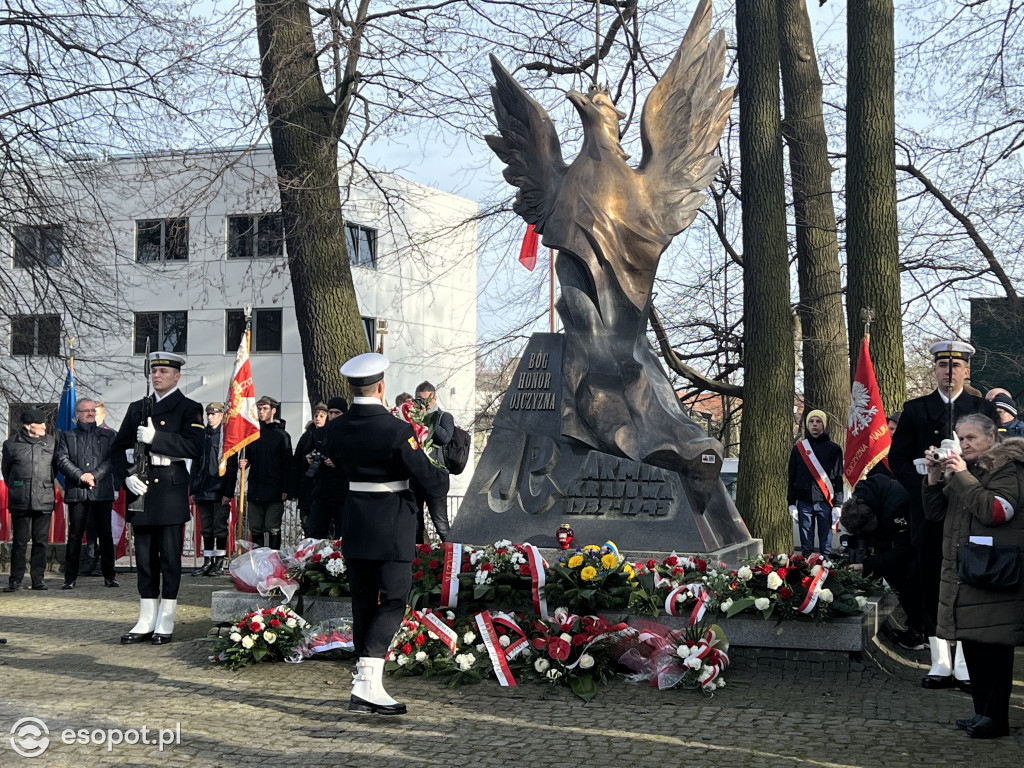 Sopot: Obchody 80. rocznicy  powstania Armii Krajowej [FOTO]