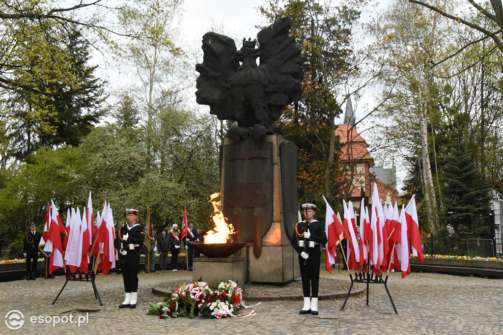 Obchody 3 Maja w Sopocie - msza, defilada, złożenie kwiatów i salwa honorowa