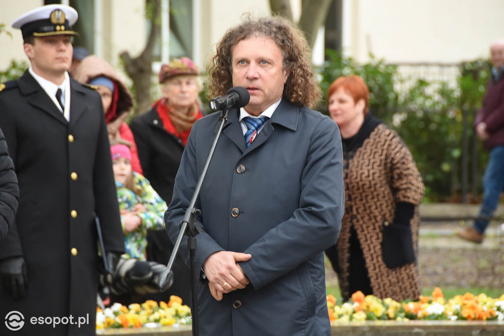 Obchody 3 Maja w Sopocie - msza, defilada, złożenie kwiatów i salwa honorowa