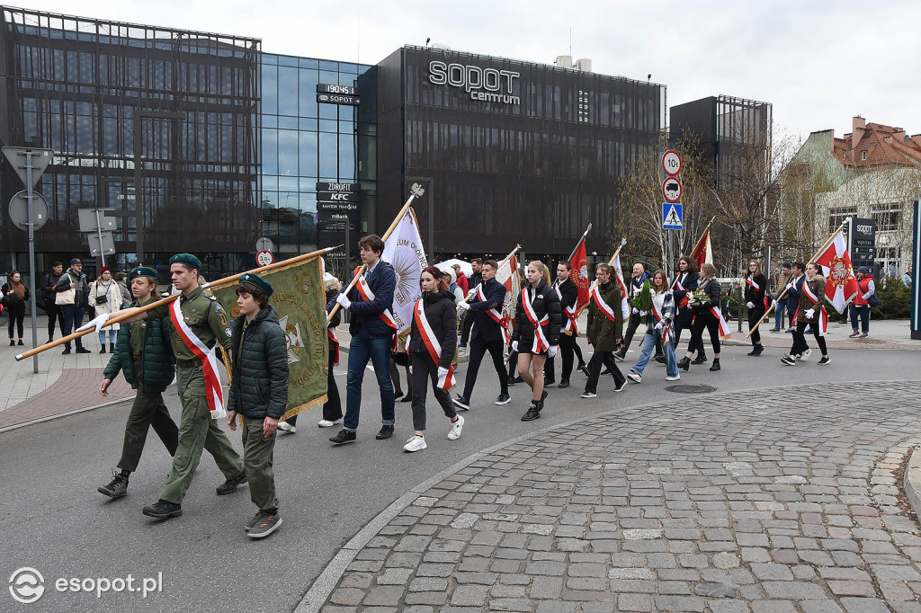 Obchody 3 Maja w Sopocie - msza, defilada, złożenie kwiatów i salwa honorowa