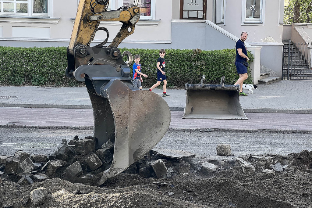 Ruszyła przebudowa ul. 3 Maja w Sopocie! Co kryje się pod asfaltem? [FOTO]
