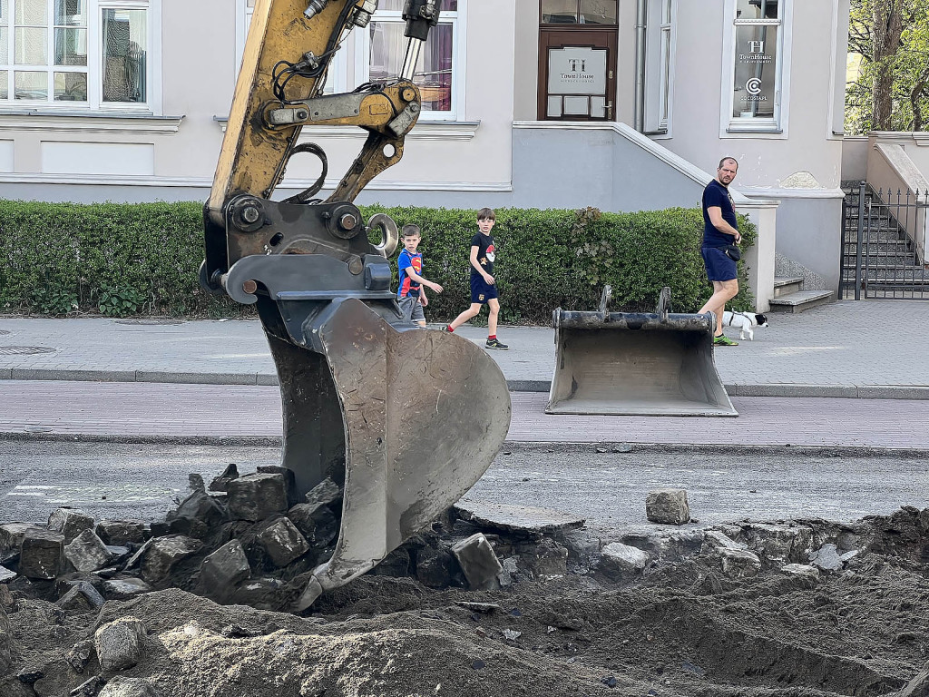 Ruszyła przebudowa ul. 3 Maja w Sopocie! Co kryje się pod asfaltem? [FOTO]