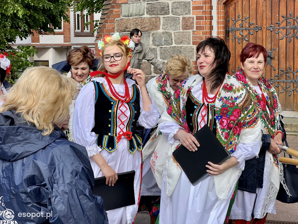 Parada chórów wróciła do Sopotu! Rozśpiewany, kolorowy orszak na Monciaku [FOTO]