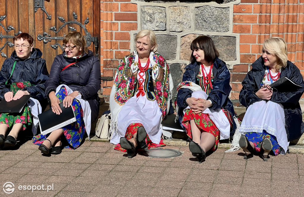 Parada chórów wróciła do Sopotu! Rozśpiewany, kolorowy orszak na Monciaku [FOTO]