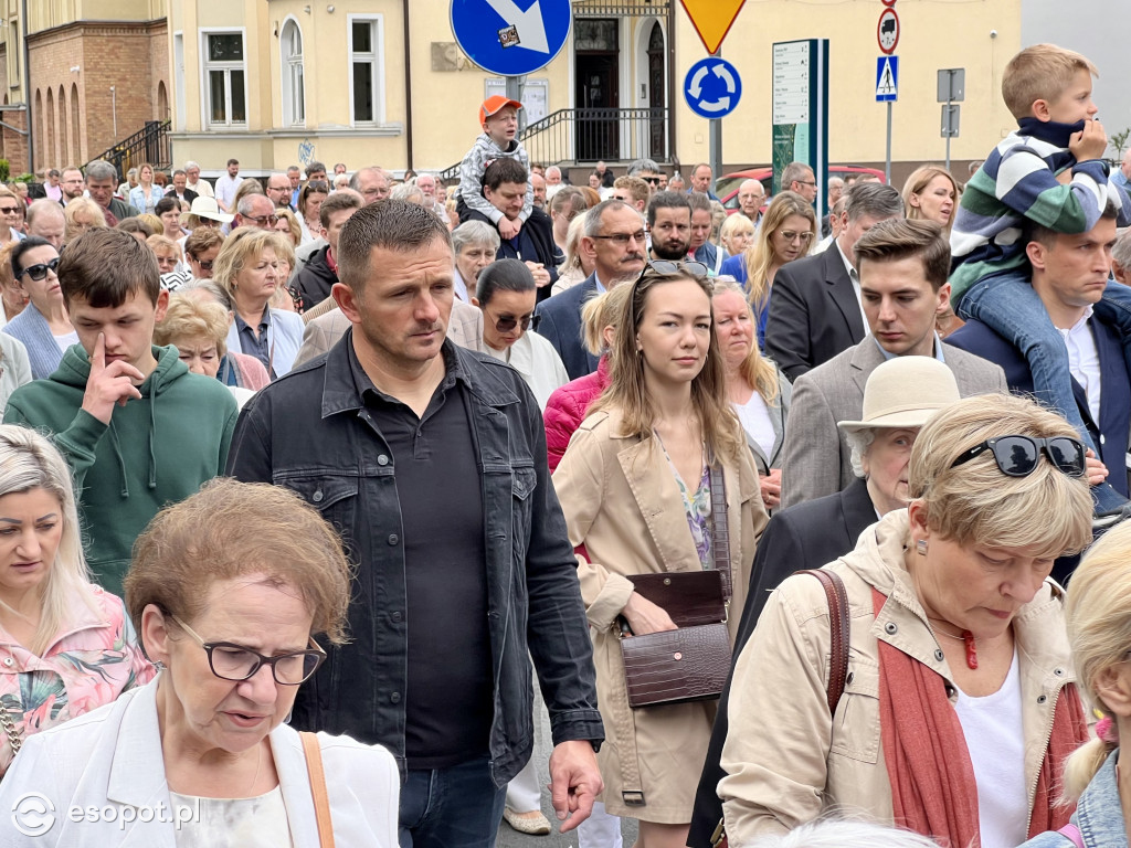 Tłumy wiernych na ulicach Sopotu! Zobacz, jak obchodzono Boże Ciało [FOTO]