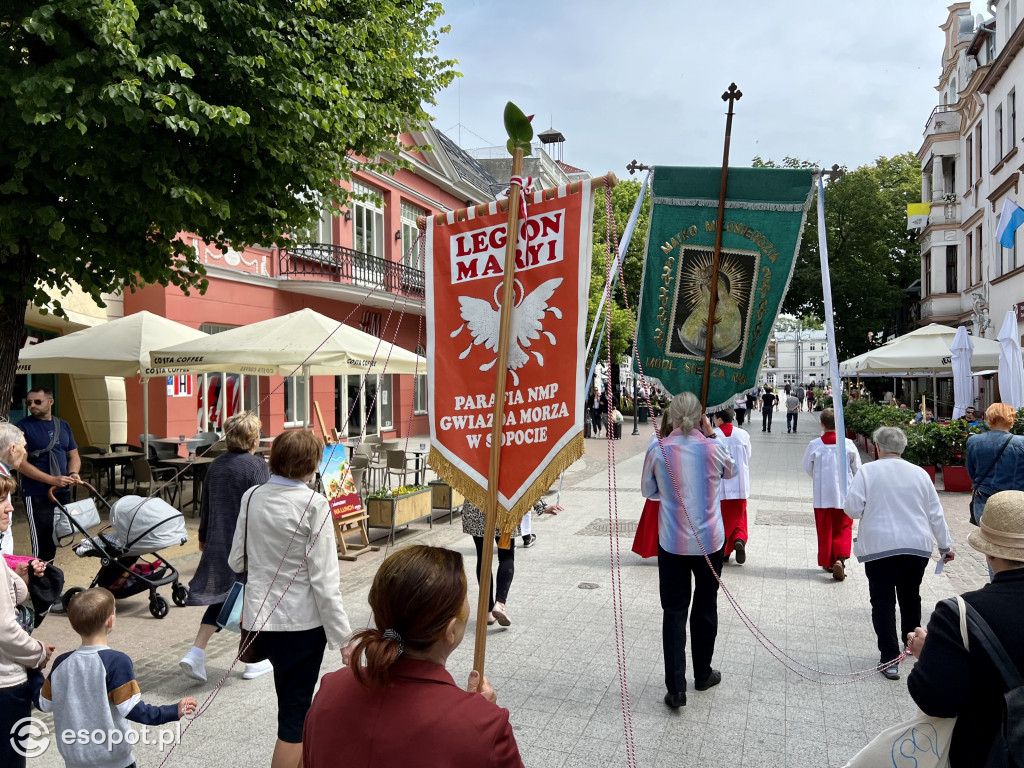 Tłumy wiernych na ulicach Sopotu! Zobacz, jak obchodzono Boże Ciało [FOTO]