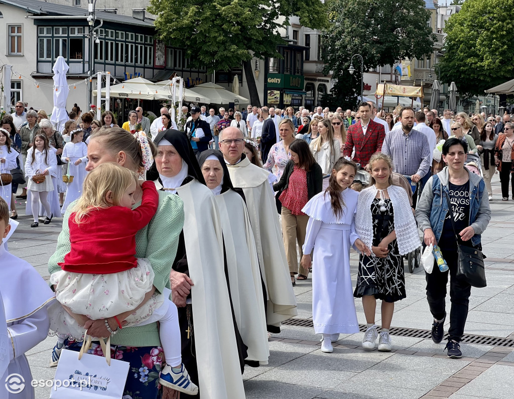 Tłumy wiernych na ulicach Sopotu! Zobacz, jak obchodzono Boże Ciało [FOTO]