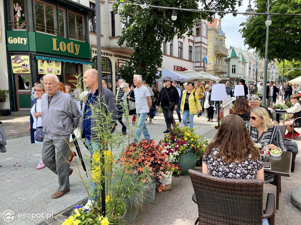 Tłumy wiernych na ulicach Sopotu! Zobacz, jak obchodzono Boże Ciało [FOTO]