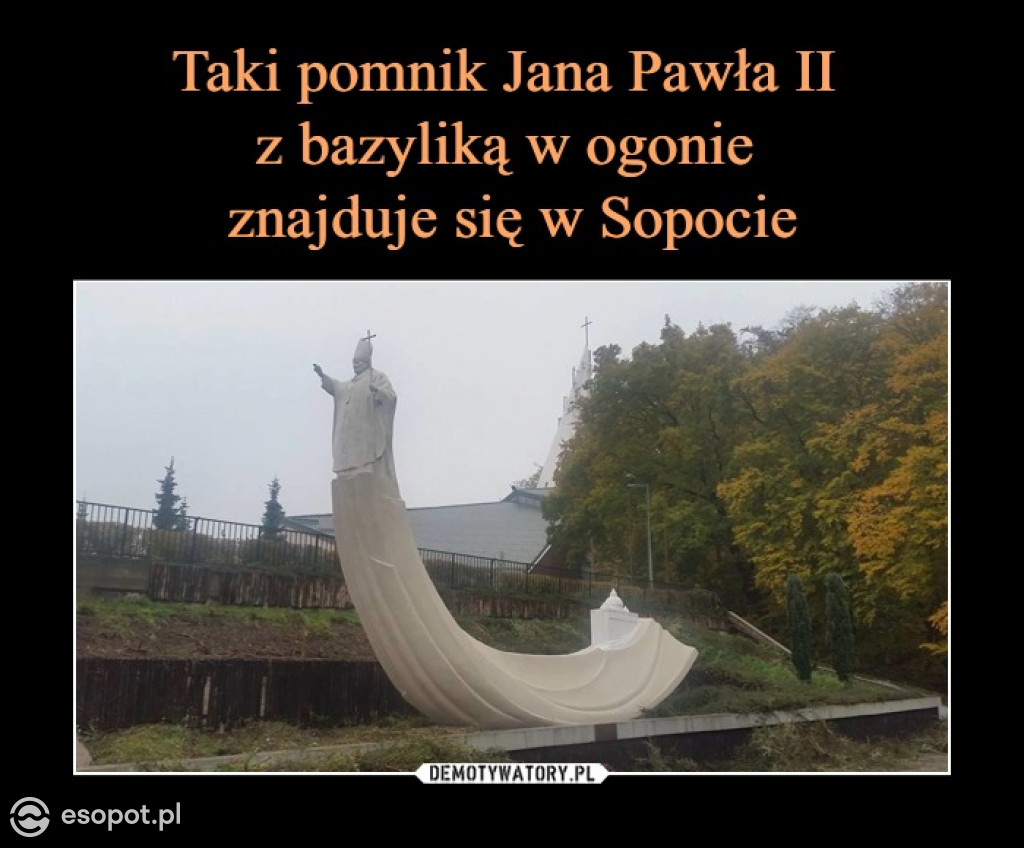 Ślimak czy syrena? Memy o pomniku Jana Pawła II w Sopocie