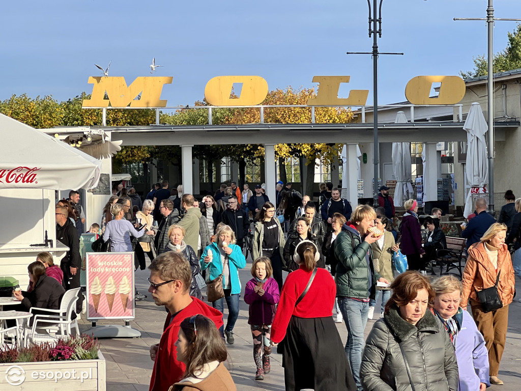 Zakochacie się w tych zdjęciach! Magiczny Sopot w kolorach jesieni [FOTO]