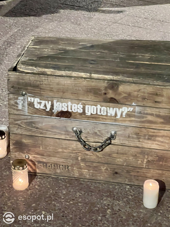 Na Monciaku ustawili trumnę! To była ich odpowiedź na Halloween [FOTO/WIDEO]