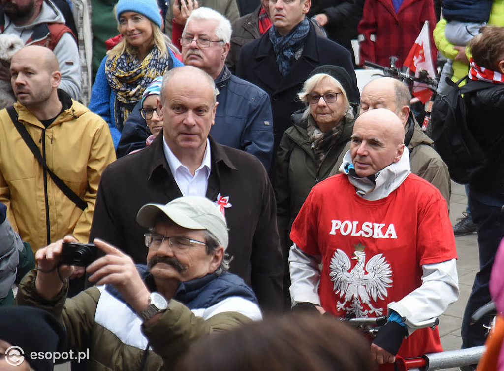 Parada i tłumy przy sopockim molo! Tak kurort świętował 104 lata niepodległości! [FOTO]
