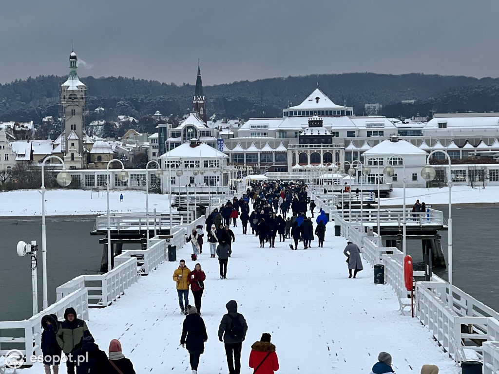 Piękny, zimowy Sopot na zdjęciach! Biała jesień w kurorcie [FOTO]