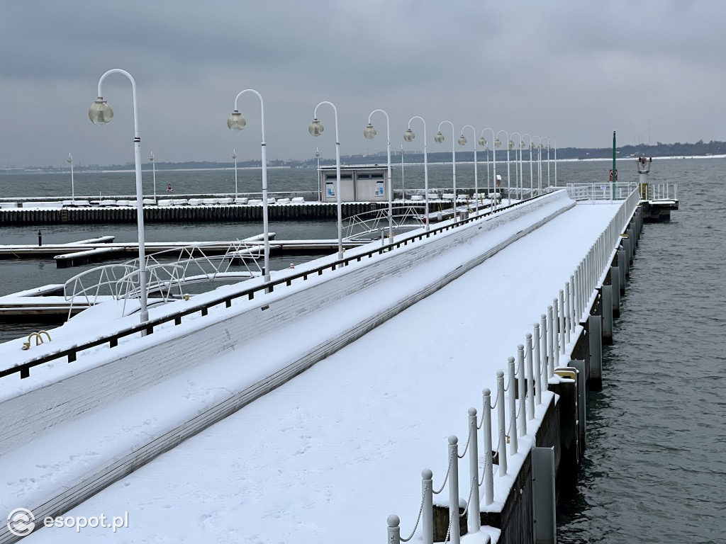 Piękny, zimowy Sopot na zdjęciach! Biała jesień w kurorcie [FOTO]