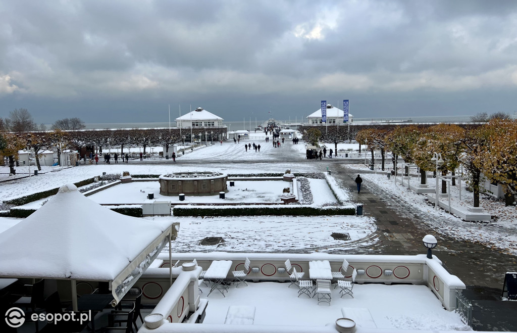 Piękny, zimowy Sopot na zdjęciach! Biała jesień w kurorcie [FOTO]