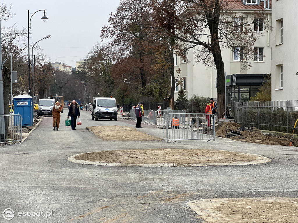 Na ul. 3 Maja pojawiło się nowe rondo! Jak przebiega remont?