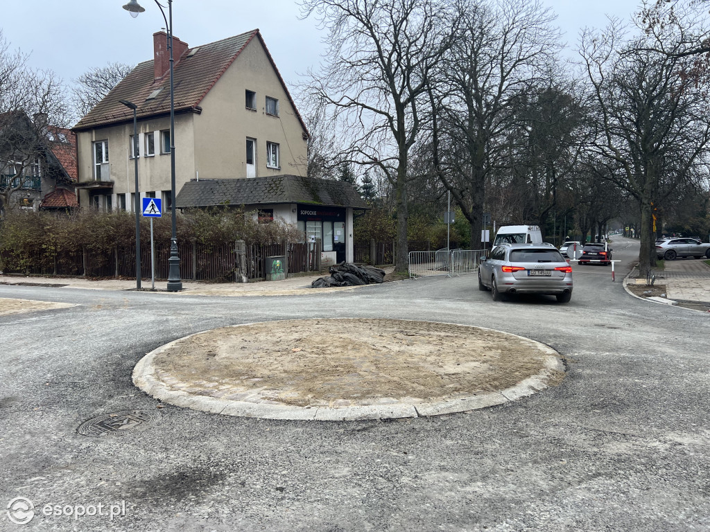 Na ul. 3 Maja pojawiło się nowe rondo! Jak przebiega remont?