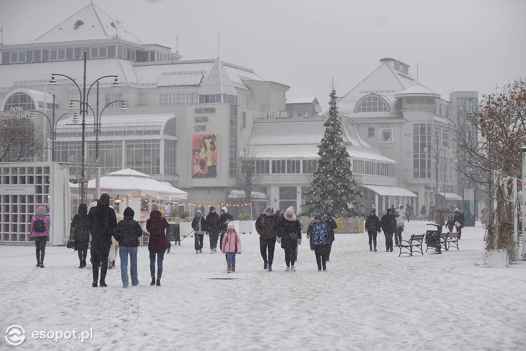 Bajkowy Sopot na zdjęciach! Zimowy początek grudnia w kurorcie [FOTO]