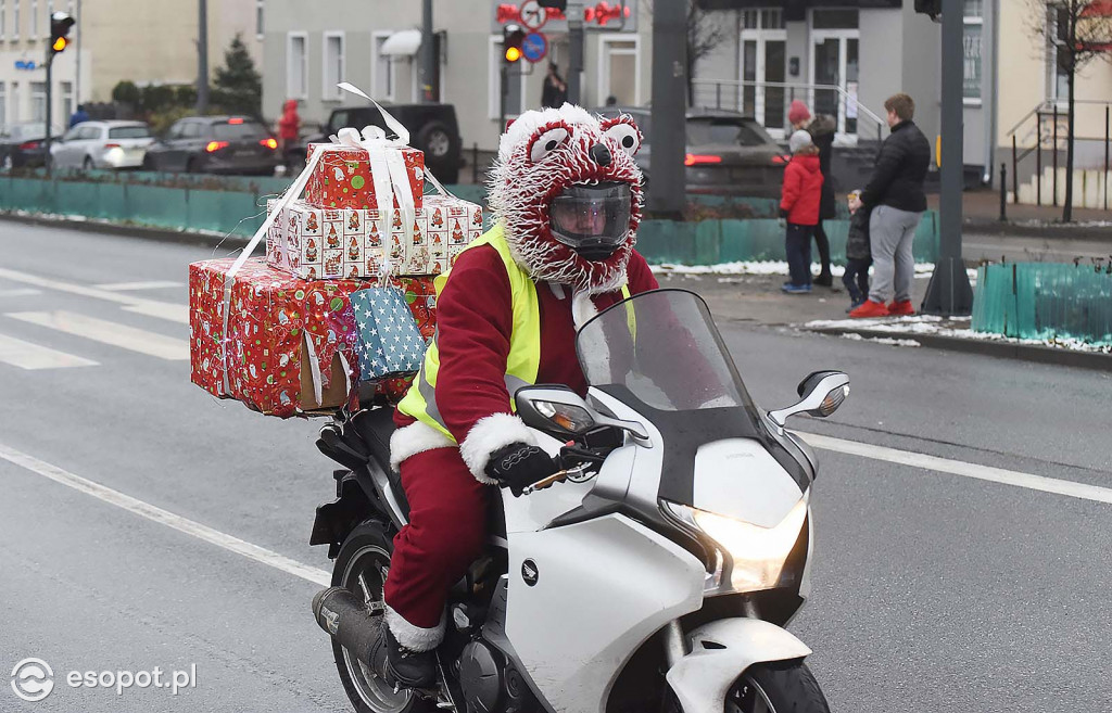 Mikołaje na motocyklach w Sopocie! Przejechali w szczytnym celu po raz 20 [FOTO]