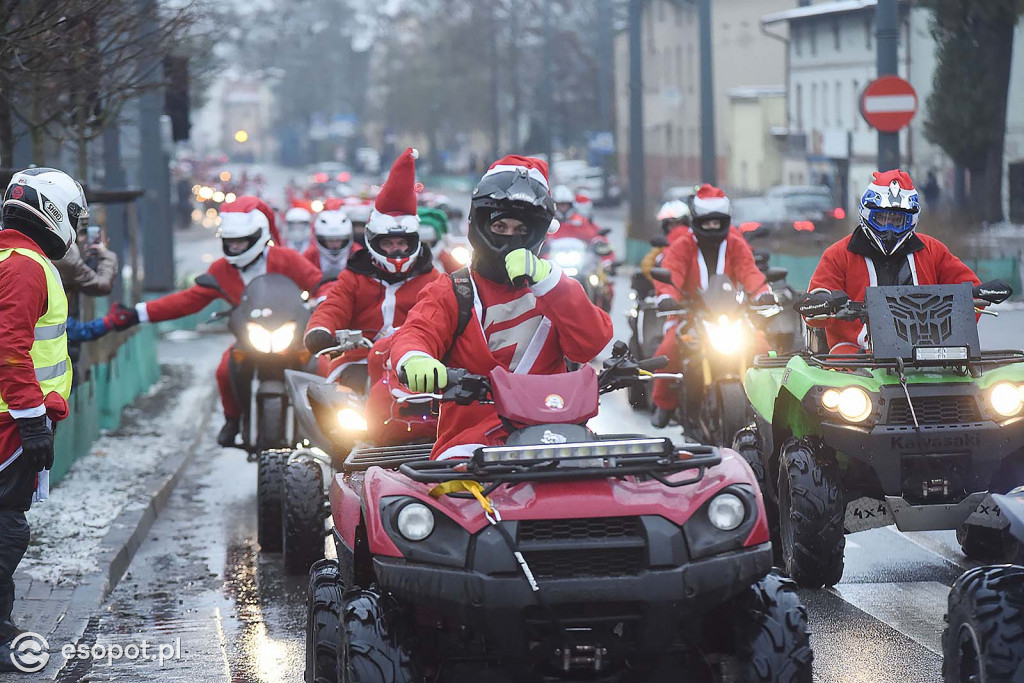 Mikołaje na motocyklach w Sopocie! Przejechali w szczytnym celu po raz 20 [FOTO]