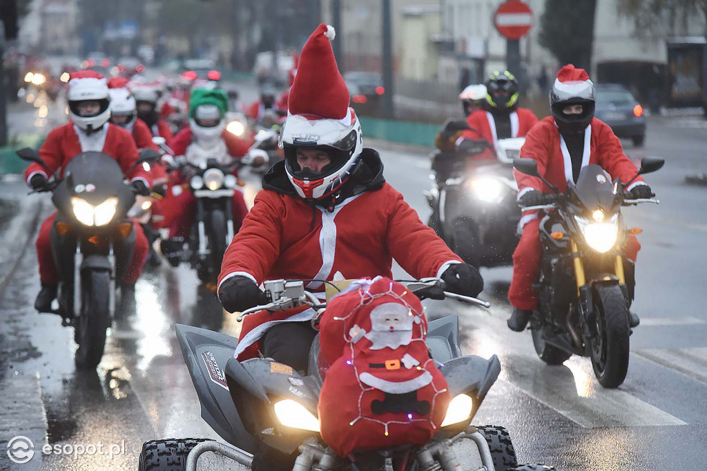 Mikołaje na motocyklach w Sopocie! Przejechali w szczytnym celu po raz 20 [FOTO]