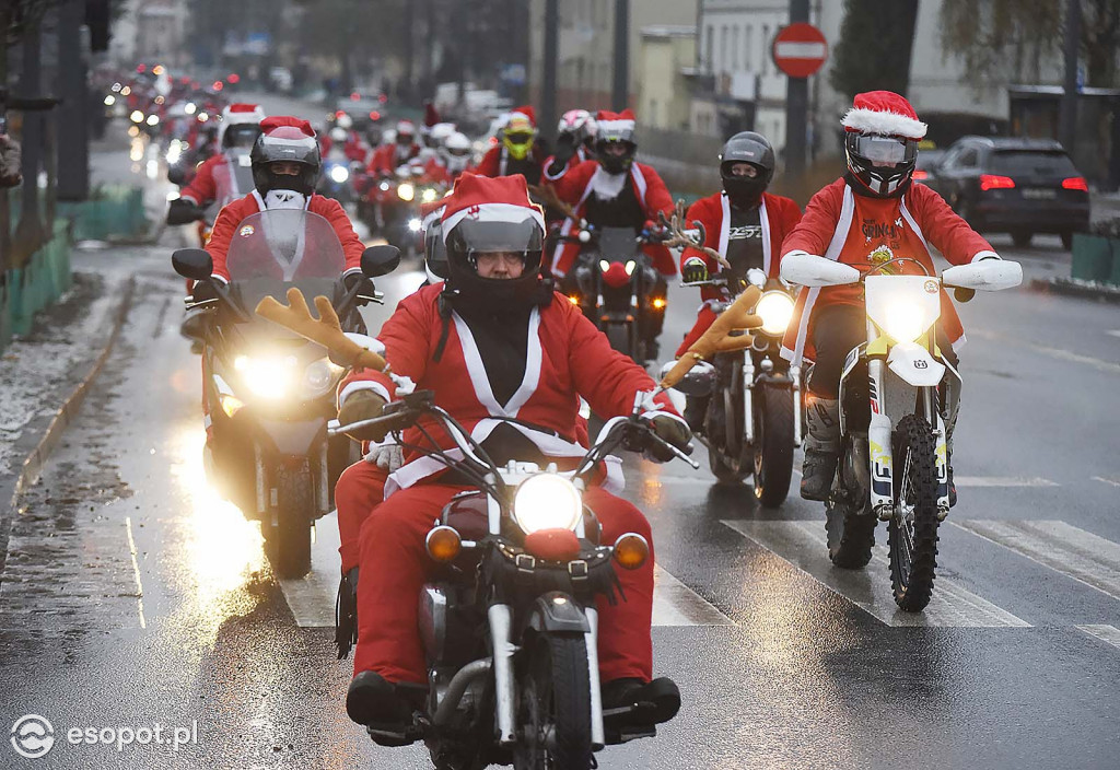 Mikołaje na motocyklach w Sopocie! Przejechali w szczytnym celu po raz 20 [FOTO]